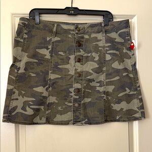 Faded Glory Camouflage Mini Skirt with Button Detail size 16 New
